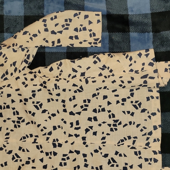 Vintage.  Made in USA. Millicent of California. 1 button blouse. Size 4 - Picture 11 of 12